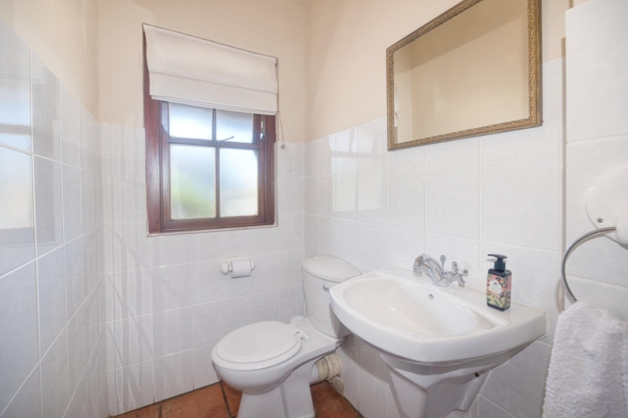 5 Bedroom Property for Sale in De Kelders Western Cape